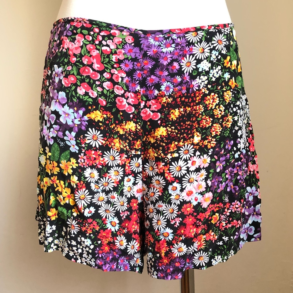 Equipment Femme Silk Floral Shorts